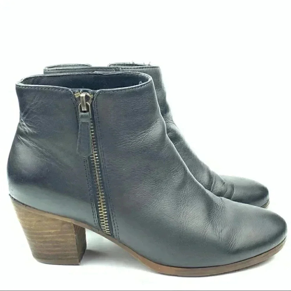 Crown Vintage ankle booties sz 6.5 black leather